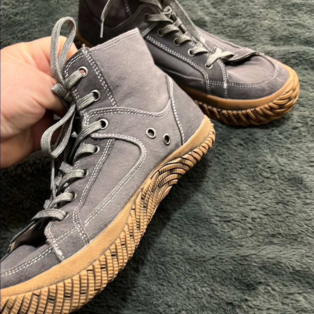 Stylish Gray High-Top Sneakers with Brown Soles - Picture 8 of 10